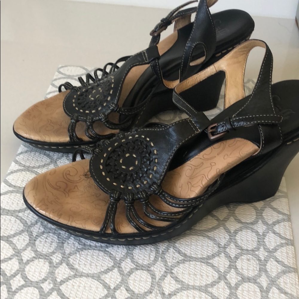 Sofft black leather sandals - gently worn